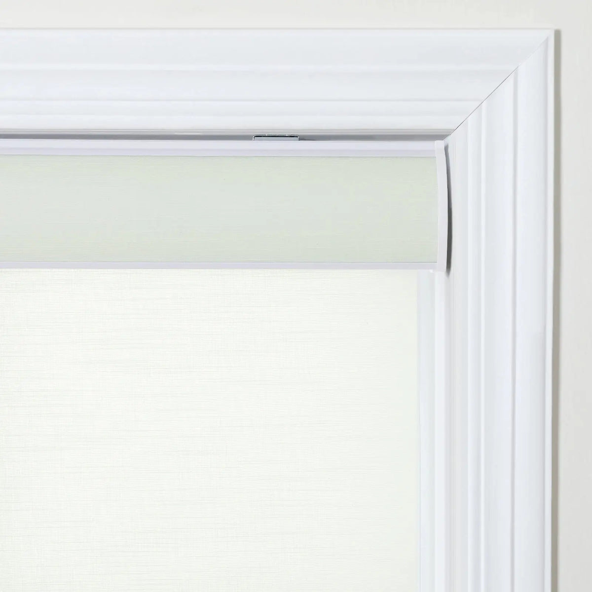 Alvin Boutique Room Darkening Cordless Roller Blinds