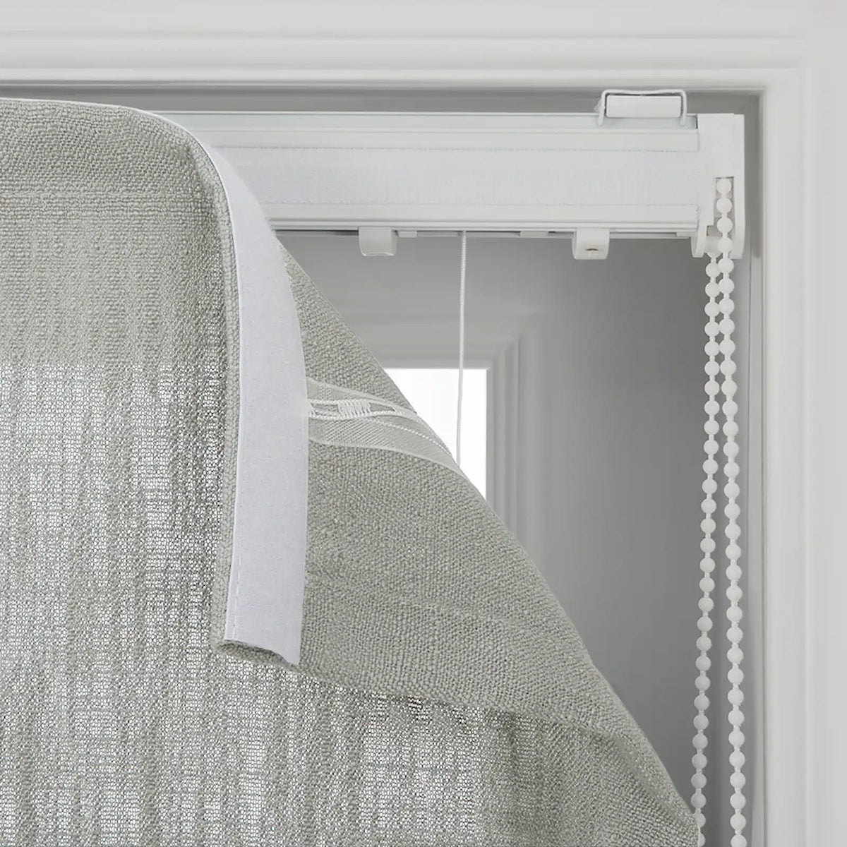 Liz Linen Flat Roman Blind Cord Lift