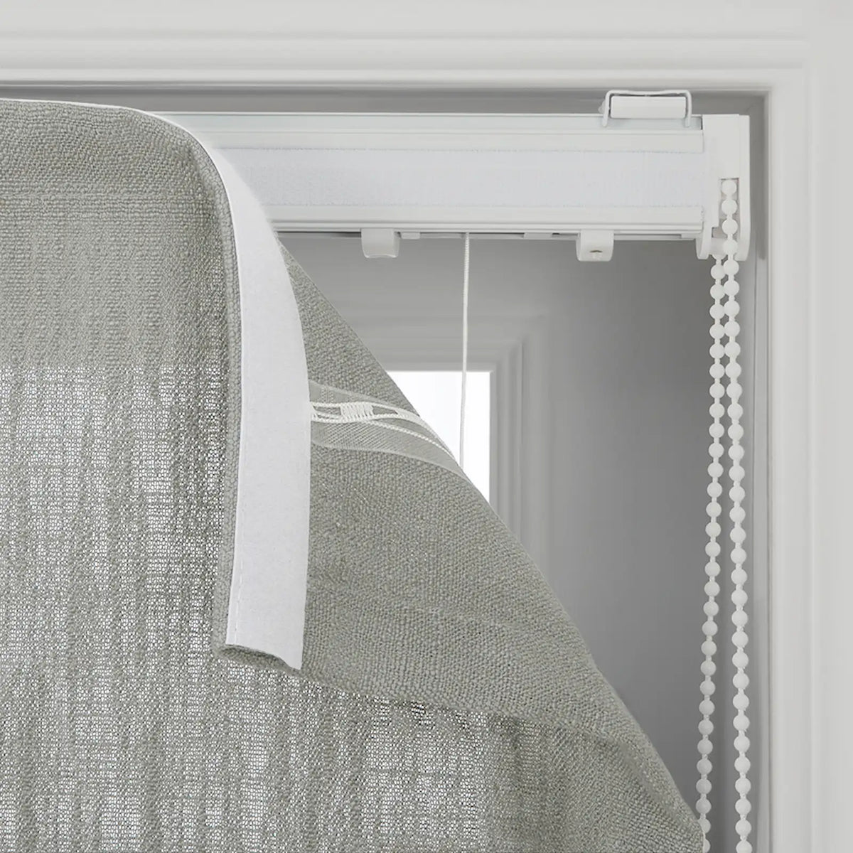 Liz Linen Flat Roman Blind Cord Lift