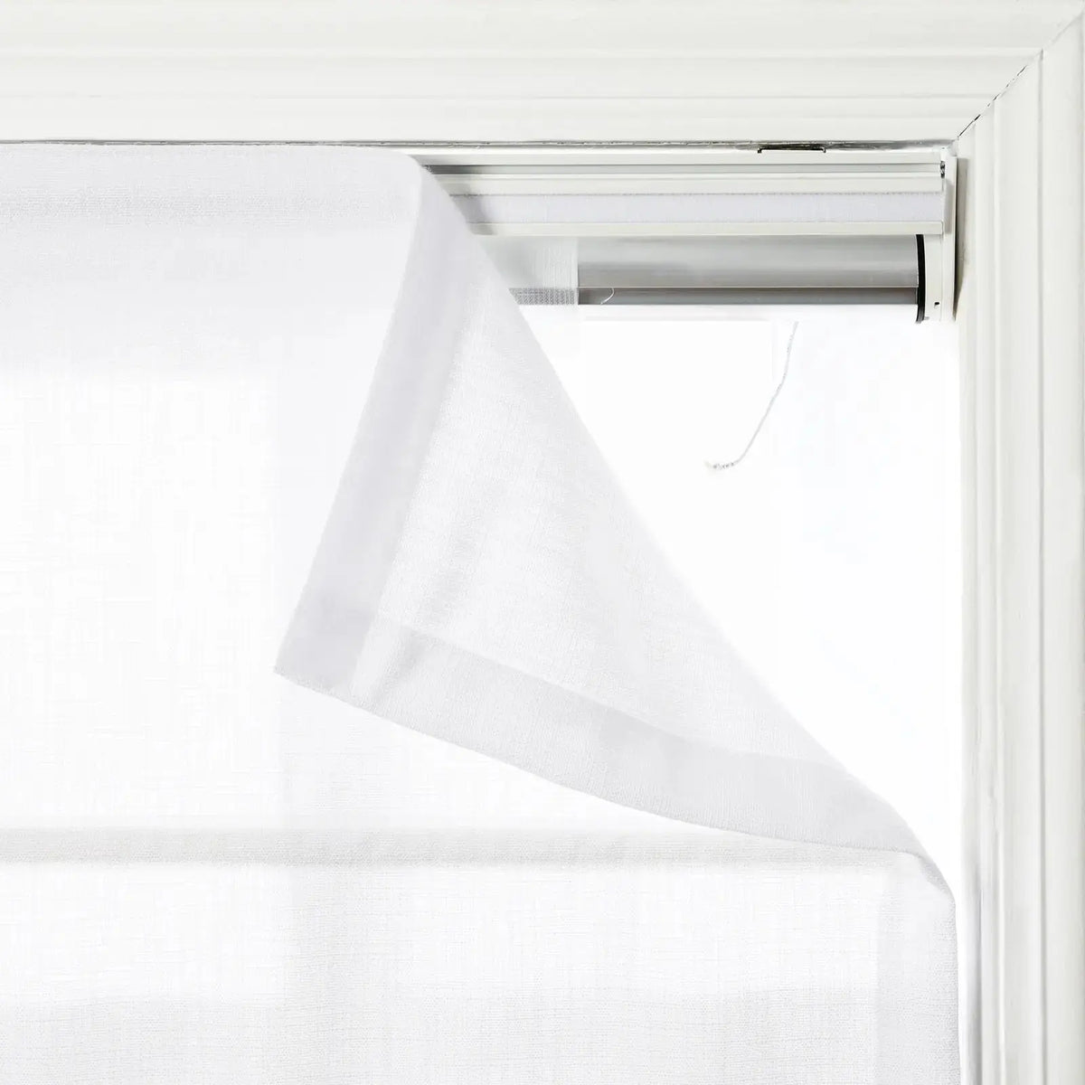 Smart Motorised Plain Roman Blind Cordless