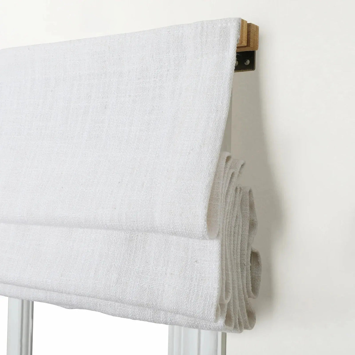 Liz Linen Roman Blind in Wooden Headrail Cordless