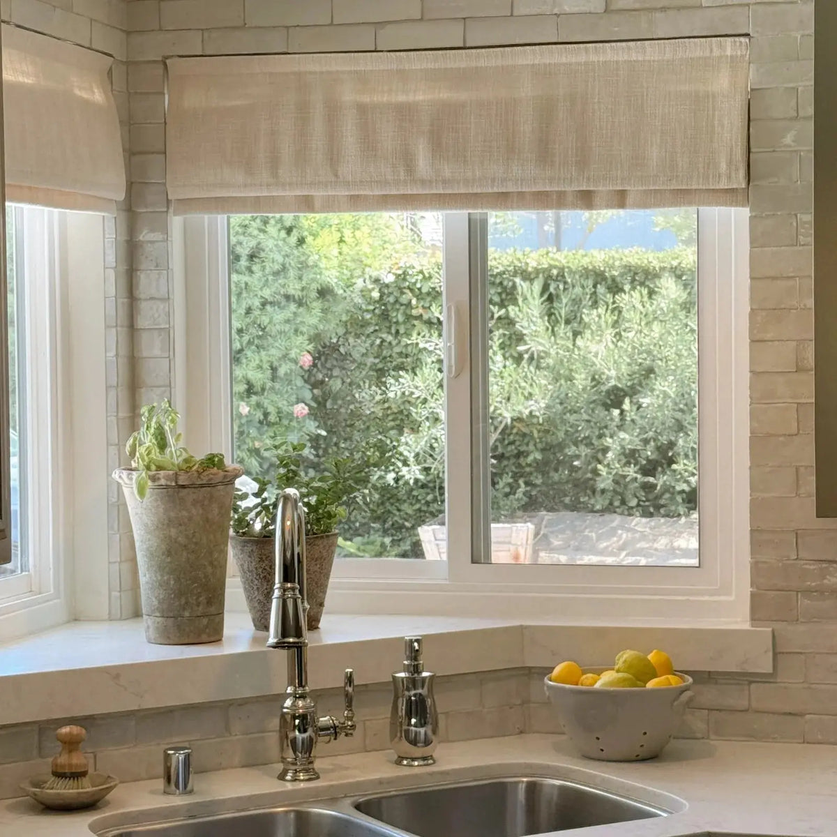 Smart Motorised Plain Roman Blind Cordless