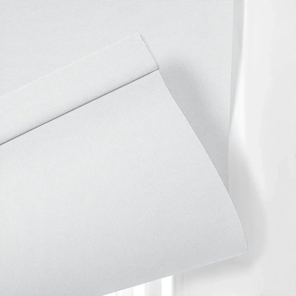 Alvin Motorised Waterproof Blockout Roller Blind