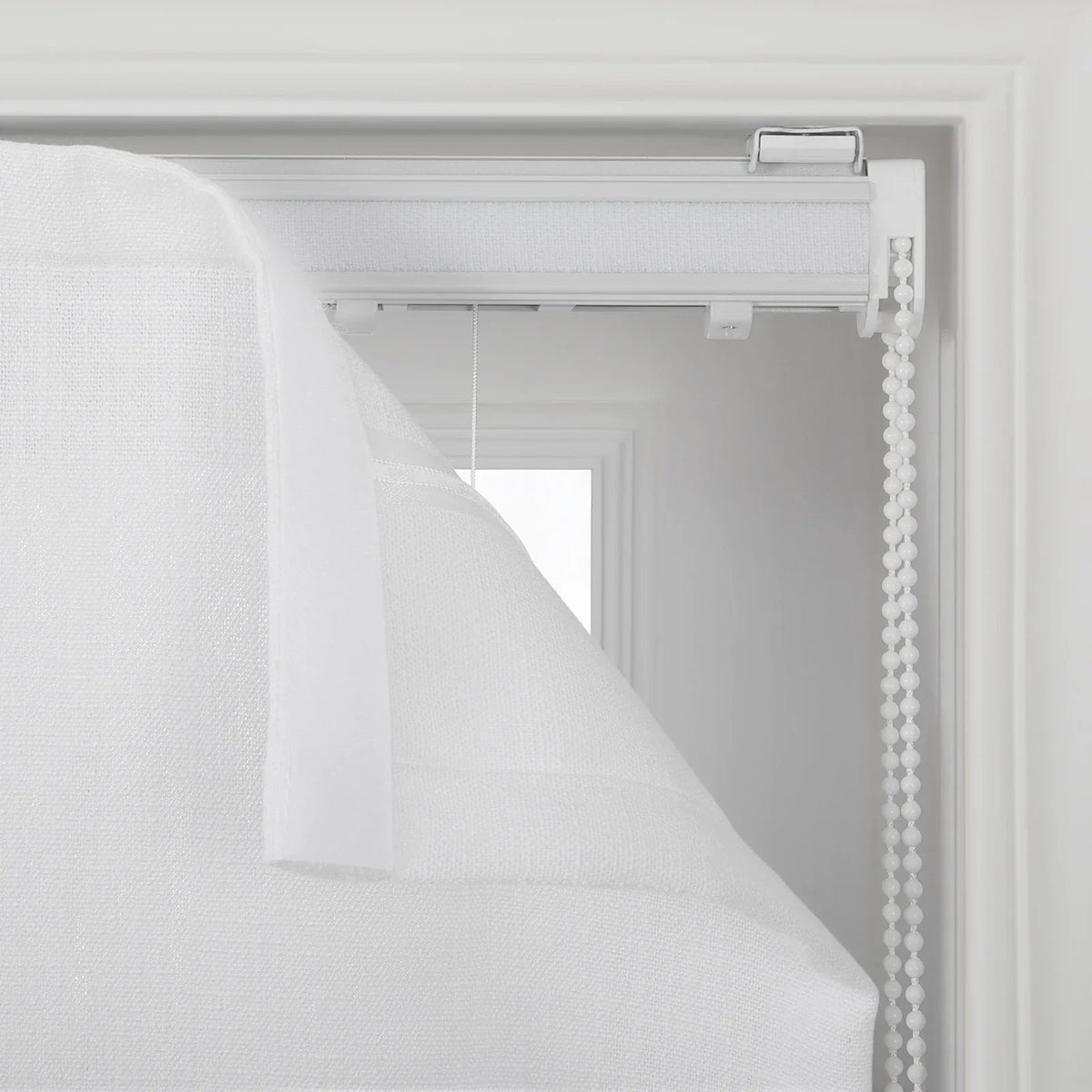 Liz Linen Flat Roman Blind Cord Lift